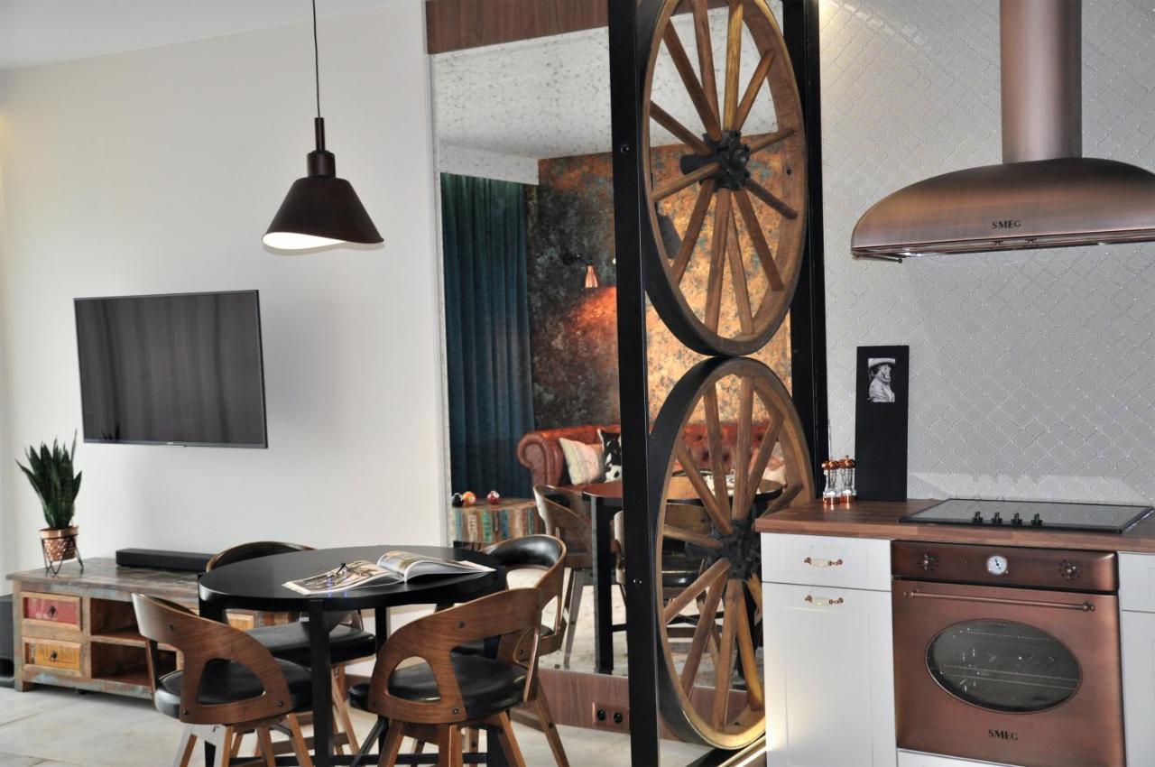 The Country Club Apartment Torun Bagian luar foto